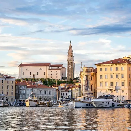 Sunny Piran, Old Town 公寓