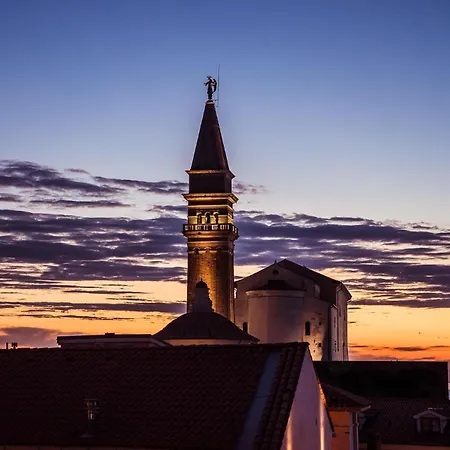 Sunny Piran, Old Town 公寓